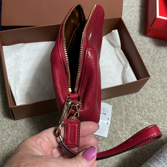 MWT Coach Madison large red leather zip wristlet. Scarlet color. Box for gifting - Picture 7 of 8